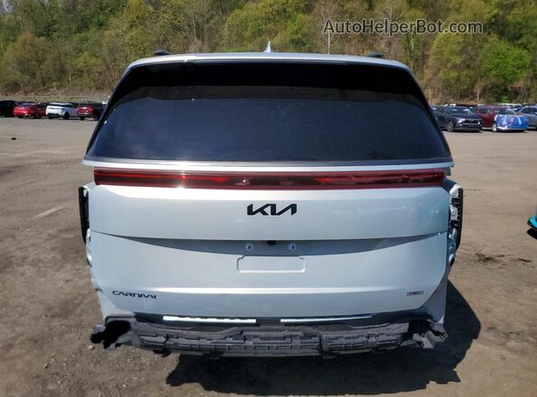 KNDNE5KA4S6050118 2025 KIA CARNIVAL Silver Vista trasera