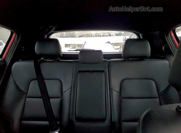 KNDP6CAC8L7652092 2020 KIA SPORTAGE Red Rear seats view
