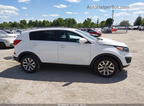KNDPB3AC2G7860115 2016 KIA SPORTAGE White Սալոնի 360 աստիճան տեսք
