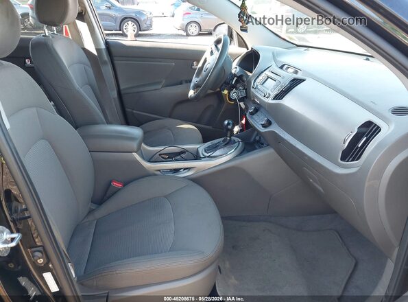 KNDPB3AC6G7818742 2016 KIA SPORTAGE Black Front interior view
