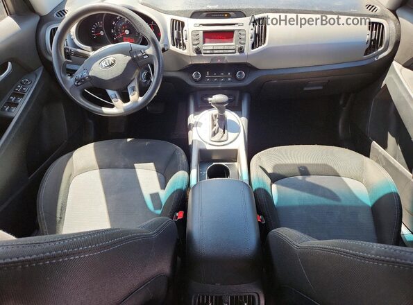 KNDPB3AC9G7810845 2016 KIA SPORTAGE Black Vista del salpicadero