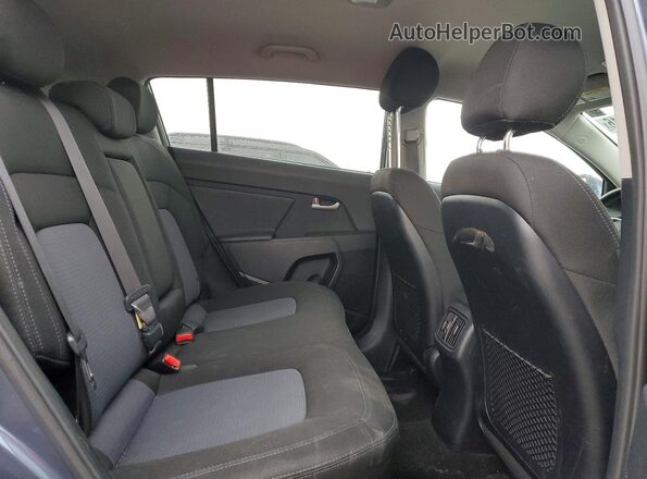 KNDPBCAC8G7879333 2016 KIA SPORTAGE Blue Rear interior view