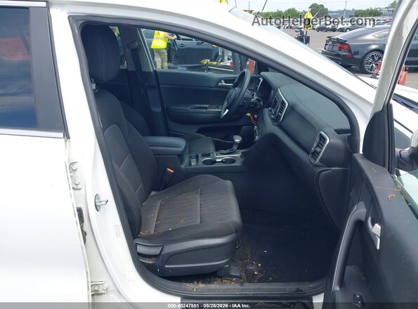 KNDPM3AC7H7118806 2017 KIA SPORTAGE White Widok wnętrza z przodu