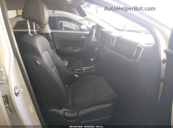 KNDPM3AC7H7154902 2017 KIA SPORTAGE Silver Front interior view