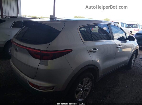 KNDPM3AC7H7154902 2017 KIA SPORTAGE Silver Rear interior view