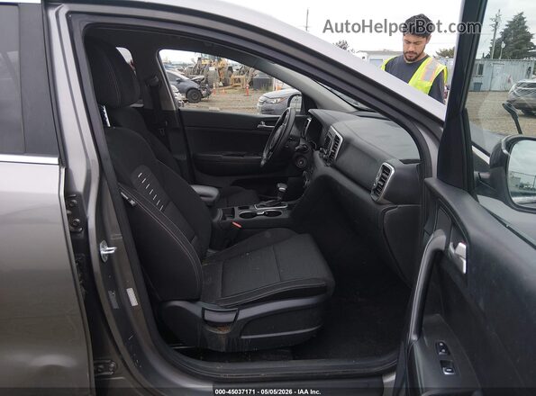 KNDPM3AC8J7320334 2018 KIA SPORTAGE Gray Front interior view