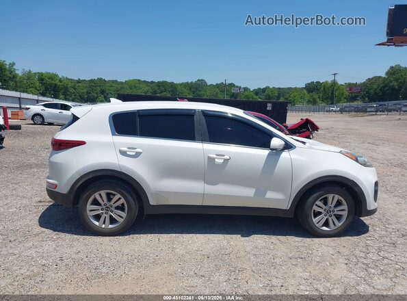 KNDPM3AC9H7130472 2017 KIA SPORTAGE White Widok wnętrza z tyłu