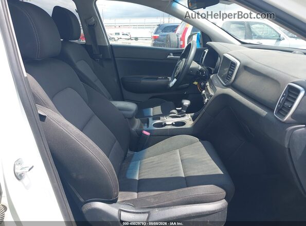 KNDPM3ACXN7021529 2022 KIA SPORTAGE Белый Вид салона спереди