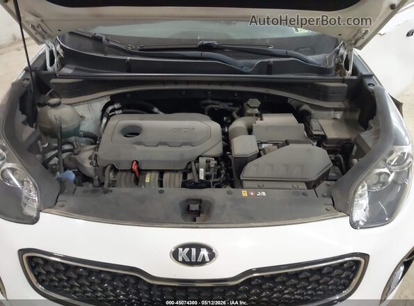 KNDPMCAC3J7455057 2018 KIA SPORTAGE White Вид ззаду