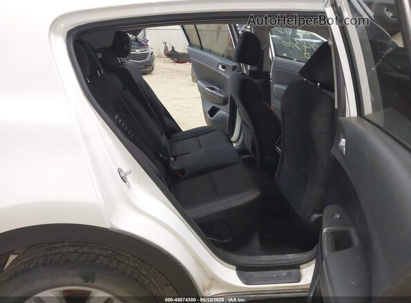 KNDPMCAC3J7455057 2018 KIA SPORTAGE White Вид наклейки з VIN-кодом