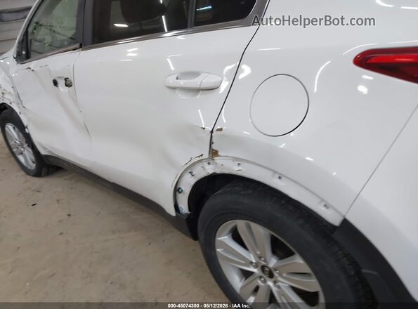 KNDPMCAC3J7455057 2018 KIA SPORTAGE White 