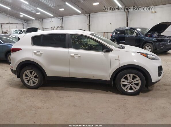 KNDPMCAC3J7455057 2018 KIA SPORTAGE White Вид задньої частини салону