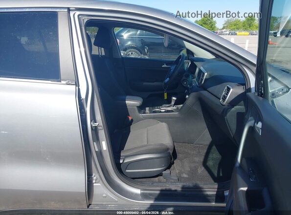 KNDPMCAC3N7023087 2022 KIA SPORTAGE Silver Вид салону спереду