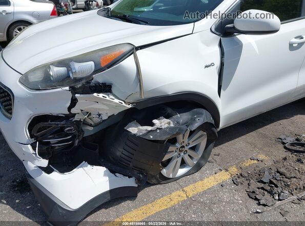 KNDPMCAC4H7257078 2017 KIA SPORTAGE Белый Вид спереди