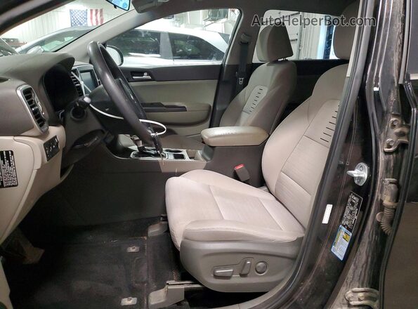KNDPMCAC5J7360709 2018 KIA SPORTAGE Black Widok wnętrza z przodu