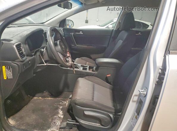 KNDPMCAC6H7272715 2017 KIA SPORTAGE Silver Widok wnętrza z przodu
