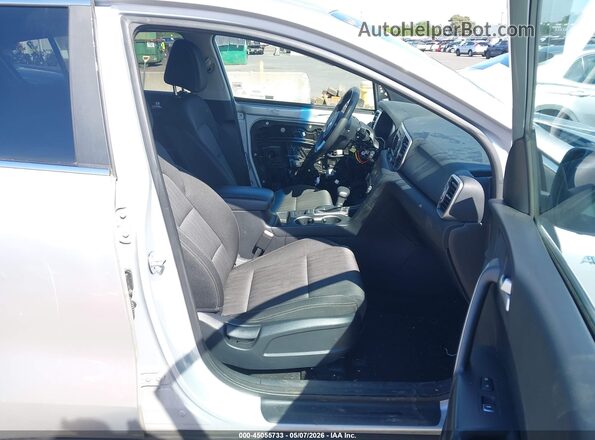 KNDPMCAC7H7289488 2017 KIA SPORTAGE Silver წინა სალონის ხედი