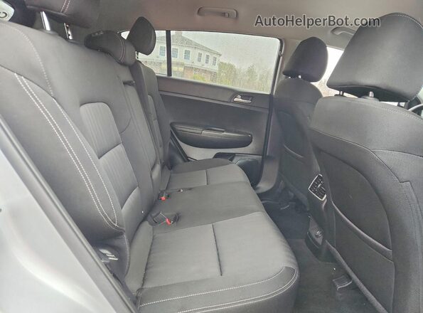 KNDPMCAC8L7816527 2020 KIA SPORTAGE Silver Rear interior view