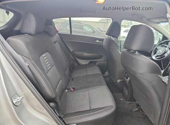 KNDPMCAC8N7965006 2022 KIA SPORTAGE Silver Vista interior trasera