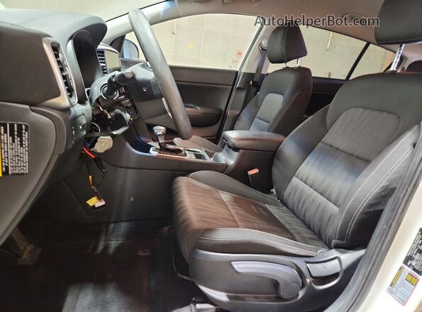 KNDPMCAC9N7983756 2022 KIA SPORTAGE White Front interior view