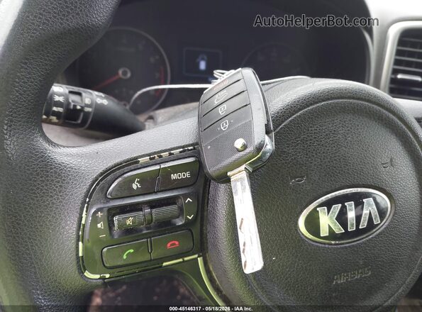 KNDPMCACXH7240009 2017 KIA SPORTAGE Blue Dashboard view