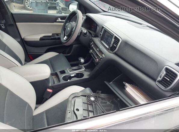 KNDPN3AC2J7466337 2018 KIA SPORTAGE Черный Вид салона спереди