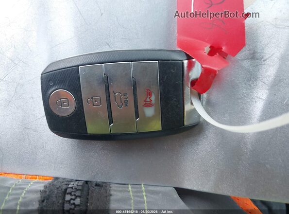 KNDPN3AC8H7099079 2017 KIA SPORTAGE Black Dashboard view