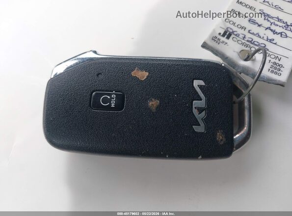 KNDPVCAG6P7067202 2023 KIA SPORTAGE HYBRID White Առջևի վահանակի տեսք