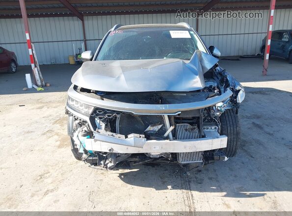 KNDRH4LG2P5223041 2023 KIA SORENTO HYBRID Silver Widok z przodu