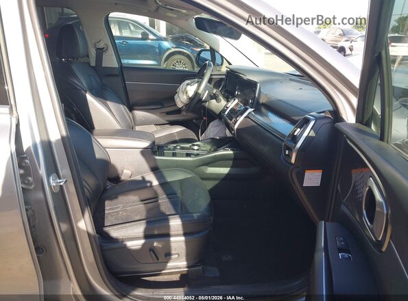 KNDRH4LG2P5223041 2023 KIA SORENTO HYBRID Silver Widok wnętrza z przodu
