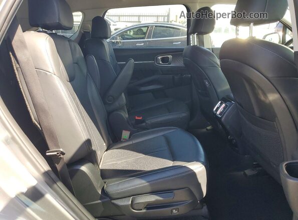 KNDRJDLH4N5116065 2022 KIA SORENTO Silver უკანა სალონის ხედი