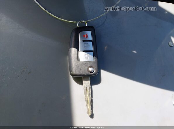 KNMAT2MT0JP559357 2018 NISSAN ROGUE White 