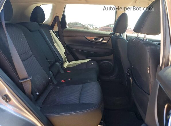 KNMAT2MT1JP615192 2018 NISSAN ROGUE Gray Вид задньої частини салону