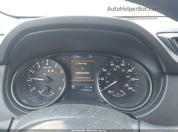 KNMAT2MT2JP547114 2018 NISSAN ROGUE Silver 