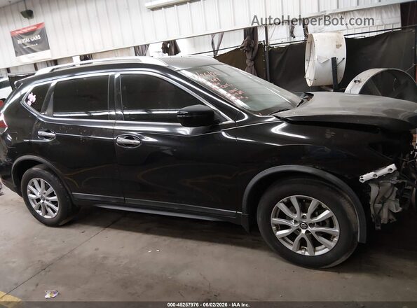 KNMAT2MT2JP550806 2018 NISSAN ROGUE Black Вид задньої частини салону