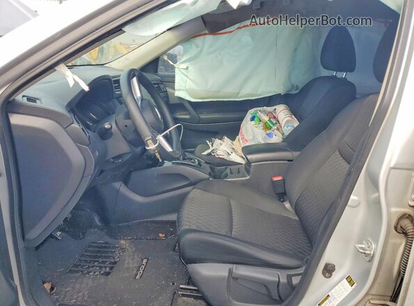 KNMAT2MT4HP566340 2017 NISSAN ROGUE Silver Front interior view