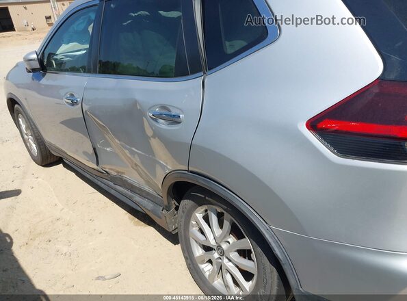 KNMAT2MT4JP563623 2018 NISSAN ROGUE Silver Widok z przodu