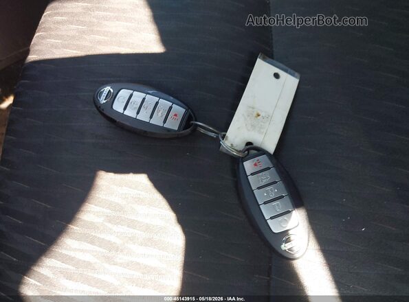 KNMAT2MT4JP563623 2018 NISSAN ROGUE Silver Widok deski rozdzielczej