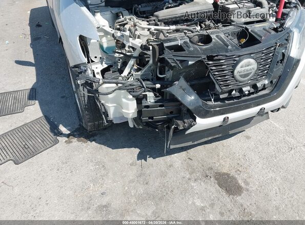 KNMAT2MT4JP572841 2018 NISSAN ROGUE Silver 