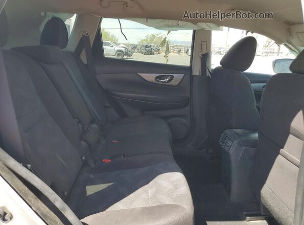 KNMAT2MT5GP615401 2016 NISSAN ROGUE Серебряный Вид задней части салона