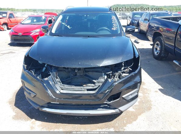 KNMAT2MT5HP543052 2017 NISSAN ROGUE Black Вид задньої частини салону