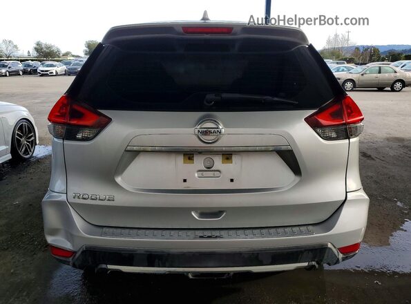KNMAT2MT5JP529478 2018 NISSAN ROGUE Серебряный 