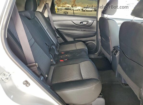 KNMAT2MT5JP529478 2018 NISSAN ROGUE Серебряный 