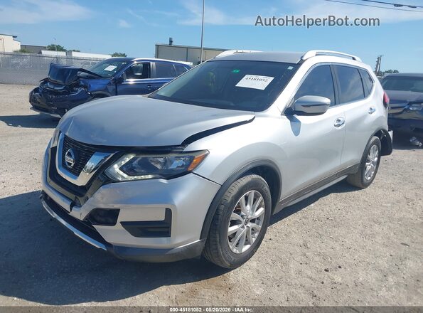 KNMAT2MT6HP538460 2017 NISSAN ROGUE Silver Առջևի ձախ երեք քառորդ տեսարան