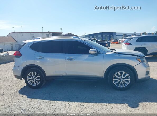 KNMAT2MT6HP538460 2017 NISSAN ROGUE Silver Սալոնի հետևի տեսք