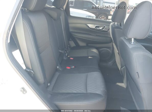 KNMAT2MT6HP538460 2017 NISSAN ROGUE Silver VIN կոդի պիտակի տեսք