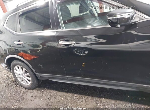 KNMAT2MT6HP564976 2017 NISSAN ROGUE Black 