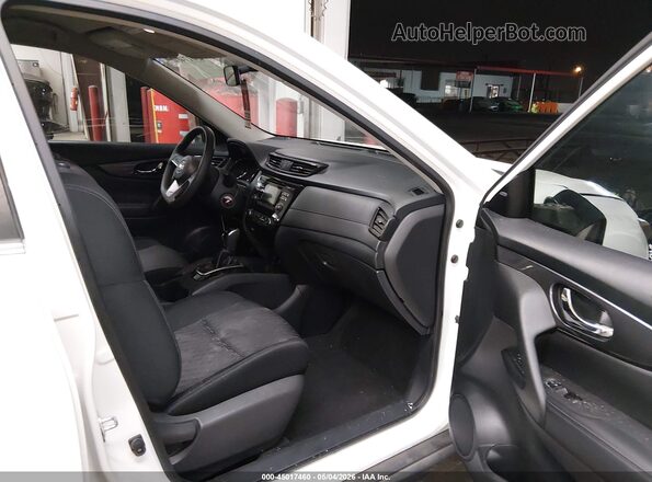 KNMAT2MT6HP601377 2017 NISSAN ROGUE Белый 