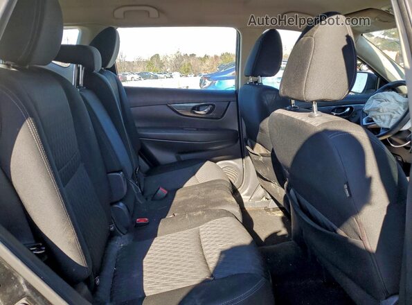 KNMAT2MT6HP613724 2017 NISSAN ROGUE Black Rear interior view