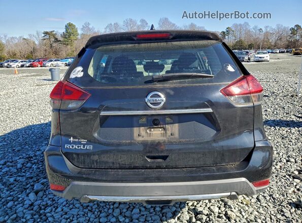 KNMAT2MT6HP613724 2017 NISSAN ROGUE Black Rear view